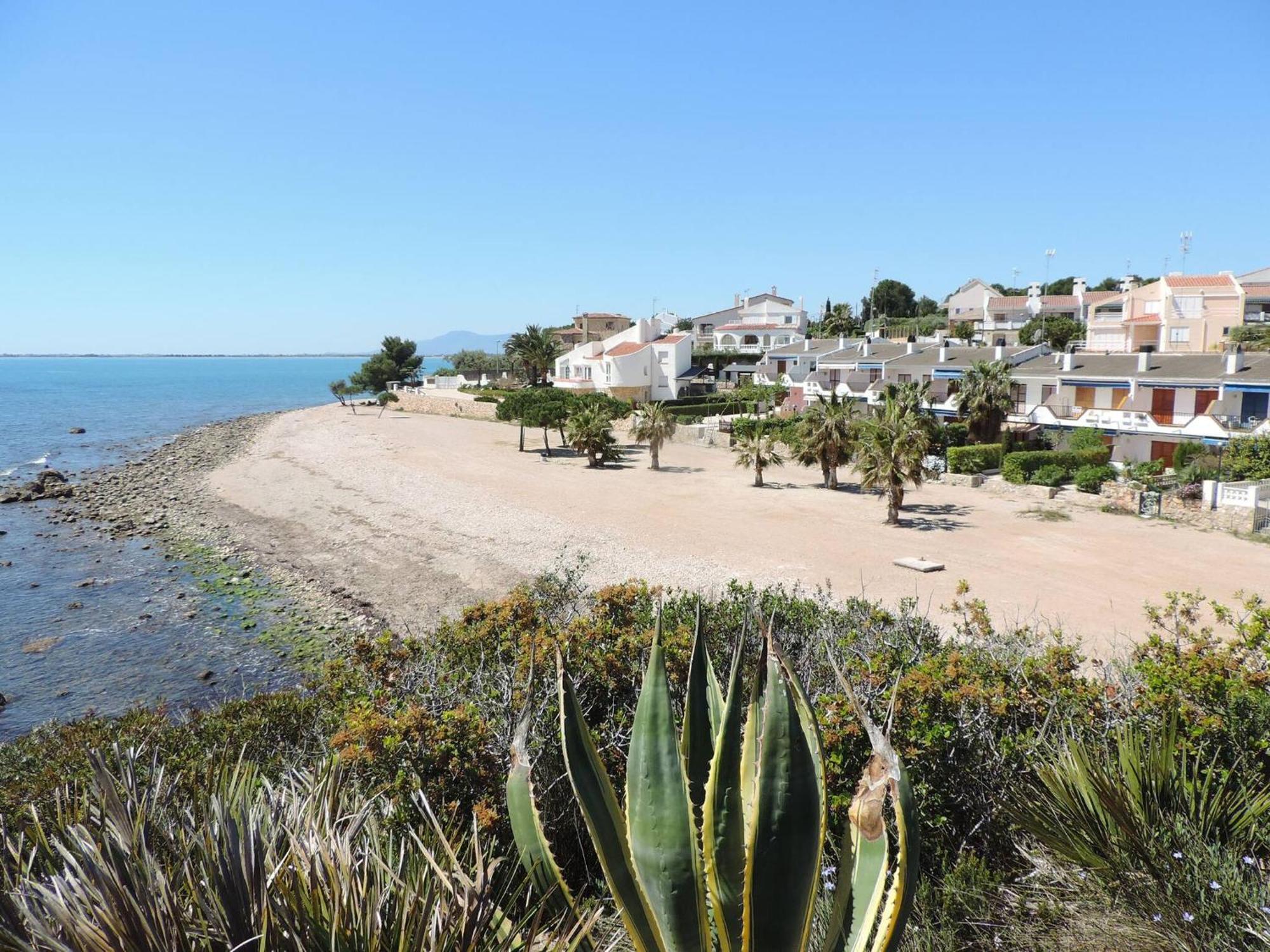 Baconer - Casa En Con Jardin Privado Y Acceso Directo Al Mar - Deltavacaciones L'Ampolla