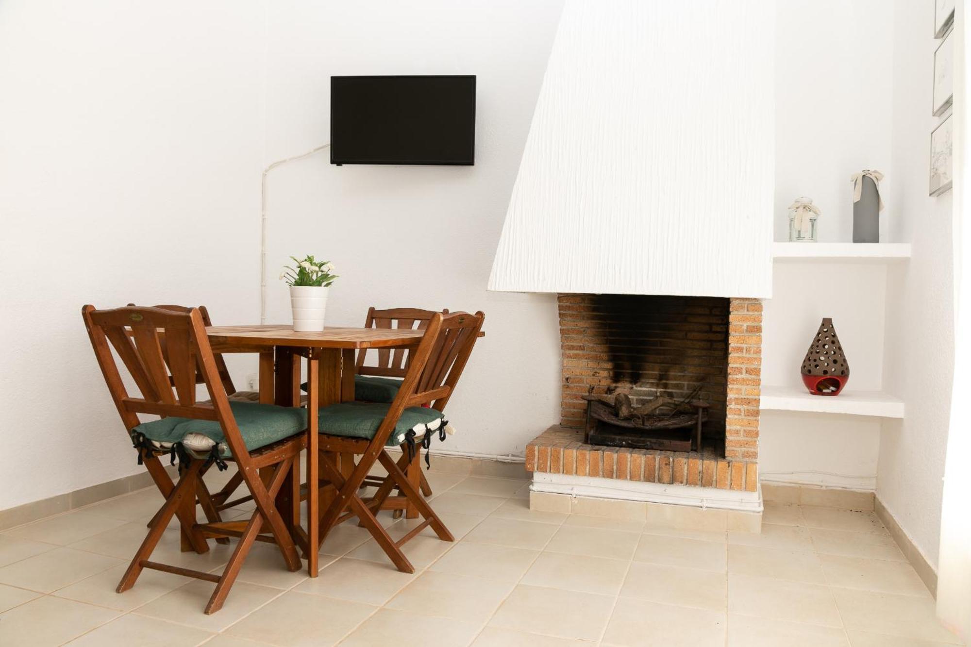 Baconer - Casa En Con Jardin Privado Y Acceso Directo Al Mar - Deltavacaciones *