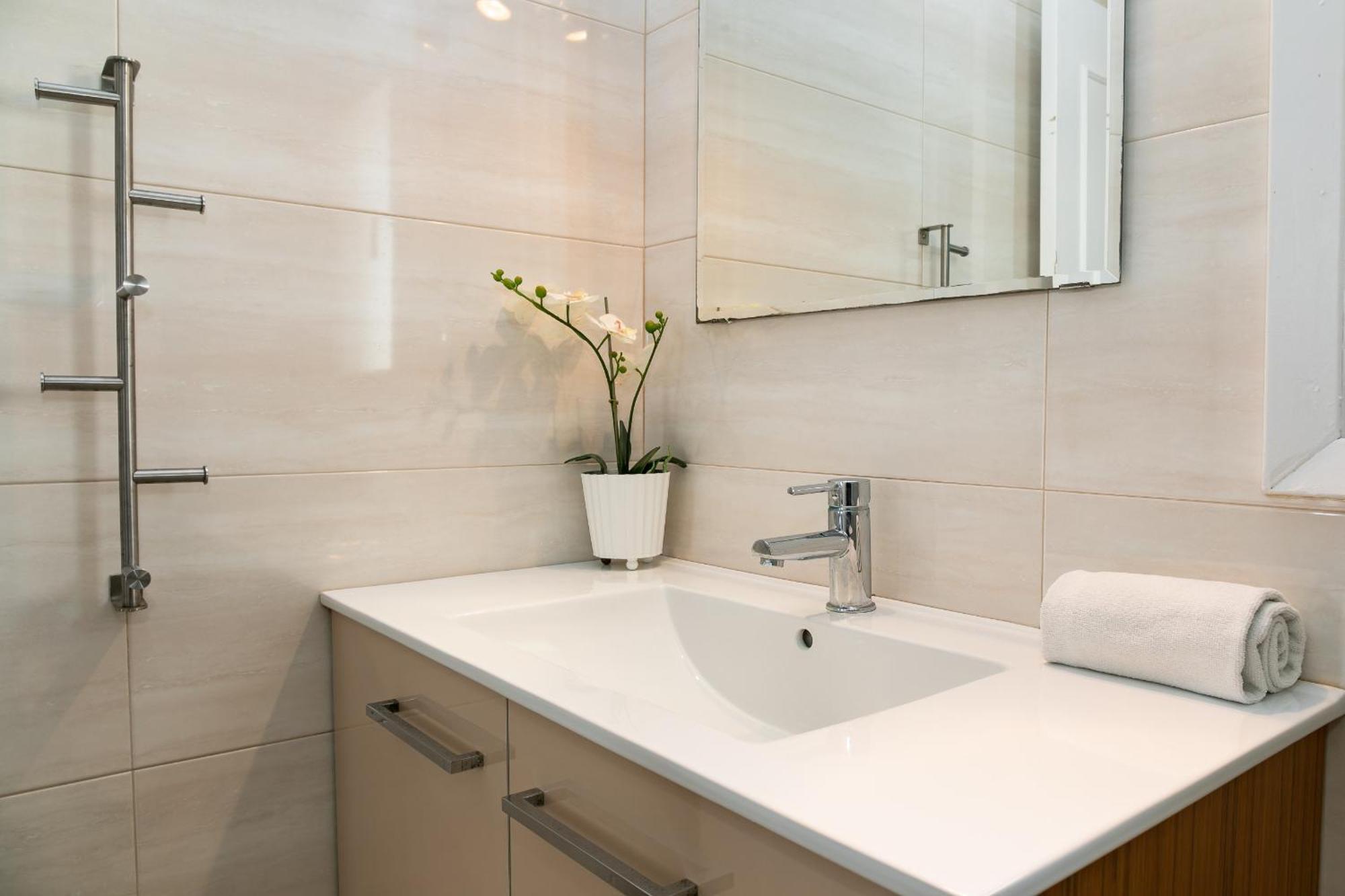 Baconer - Casa En Con Jardin Privado Y Acceso Directo Al Mar - Deltavacaciones *